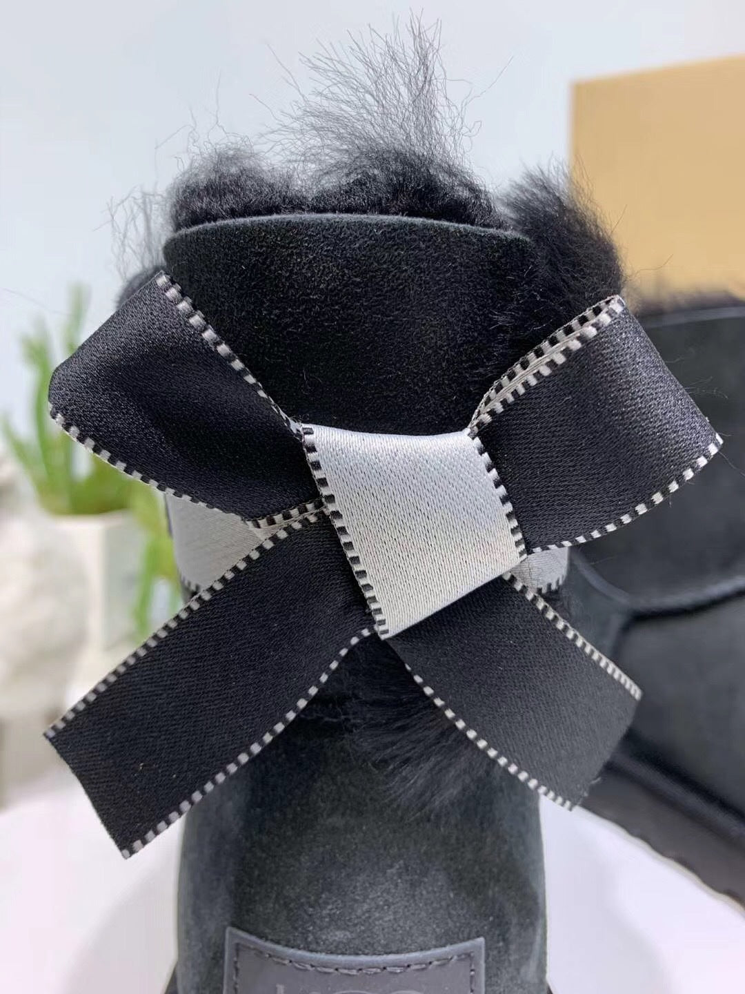2938 Black Bow-Detail Subtle Shimmer Winter Shoes