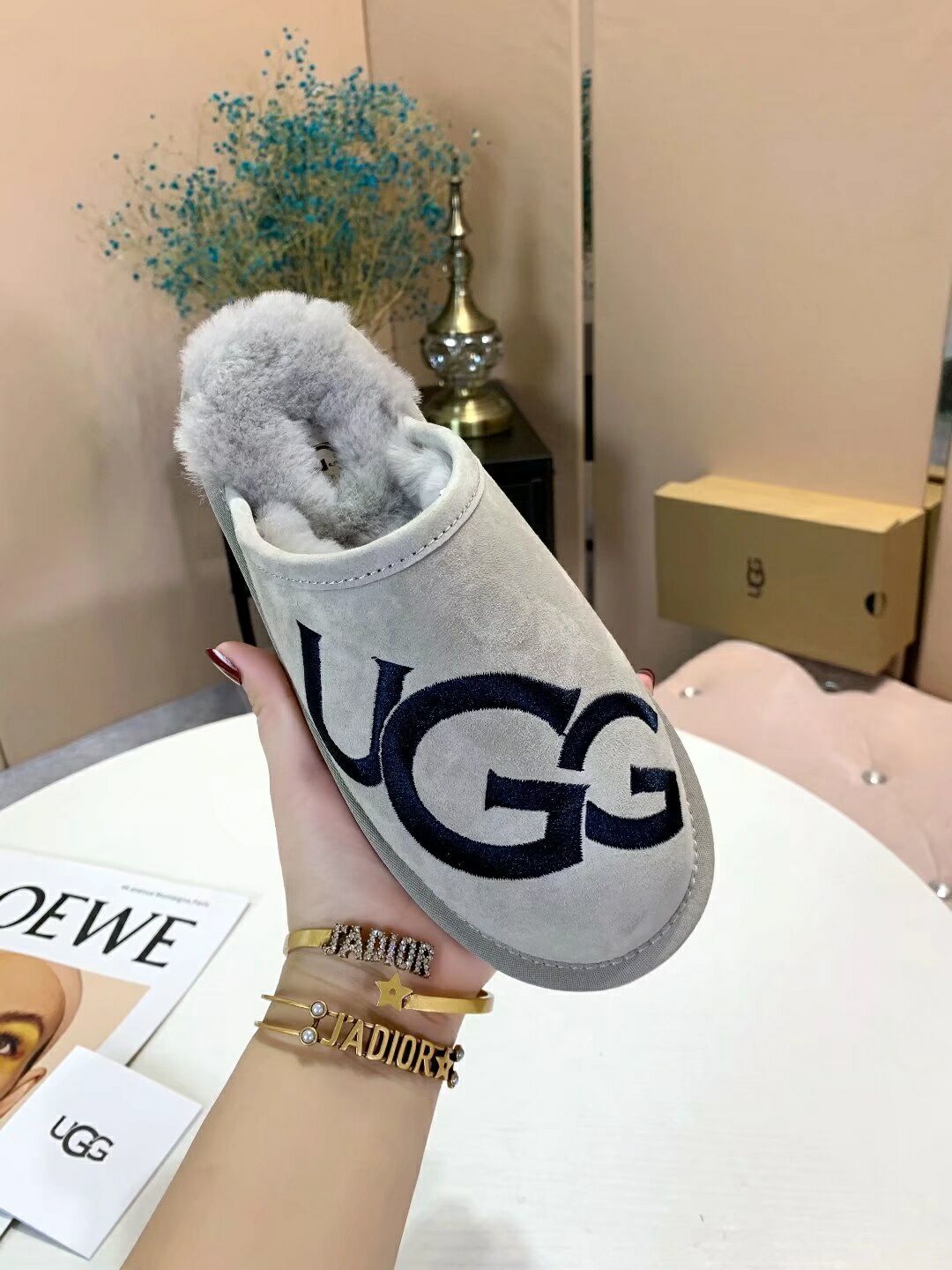2593 Grey G-Letter Indoor Slippers