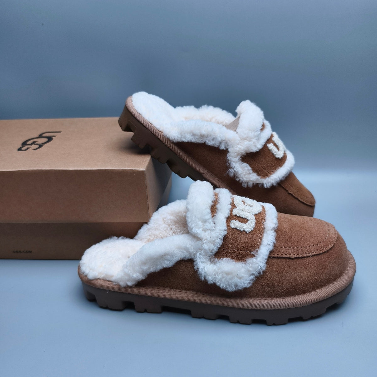 1206 Chestnut Curly Plush Logo Slippers