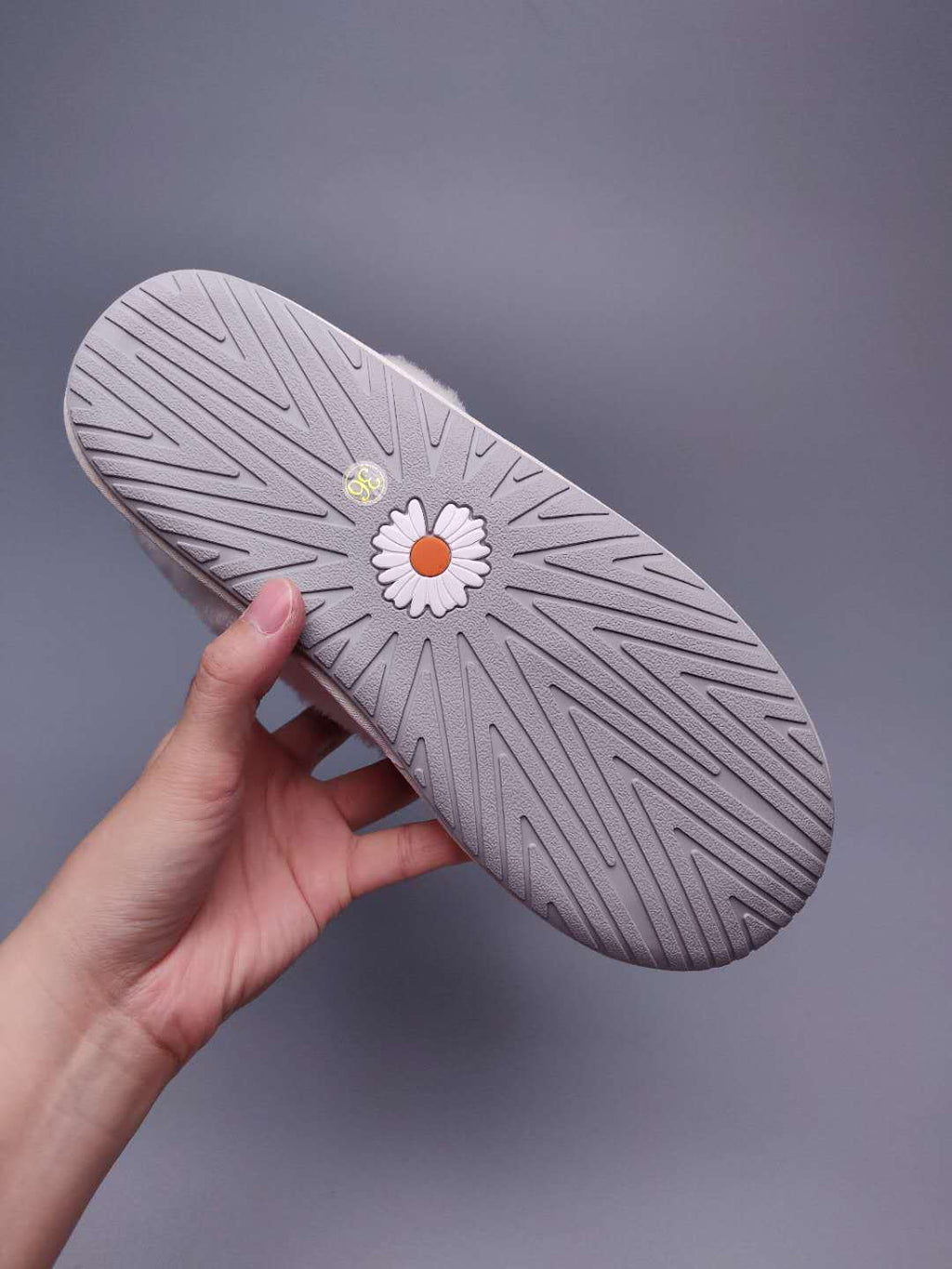 7888 Milkshake White Daisy Chain-and-Ribbon Detail Shoes