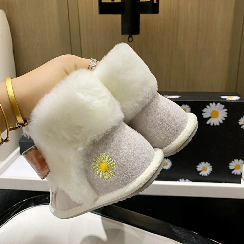 7888 Milkshake White Daisy Chain-and-Ribbon Detail Shoes