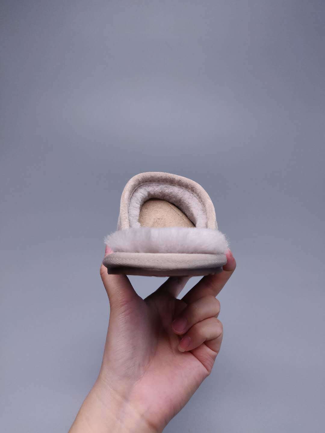 2593 Grey G-Letter Indoor Slippers
