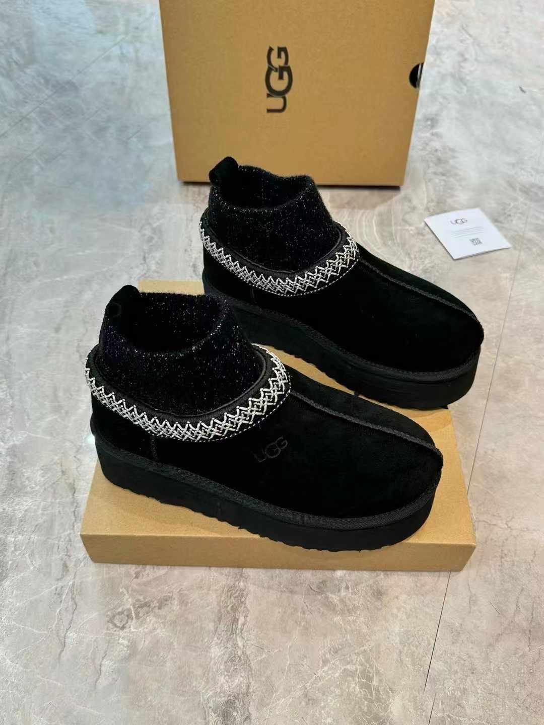 1125956 Boho-Inspired Suede Winter Boots with Sock Cuffs