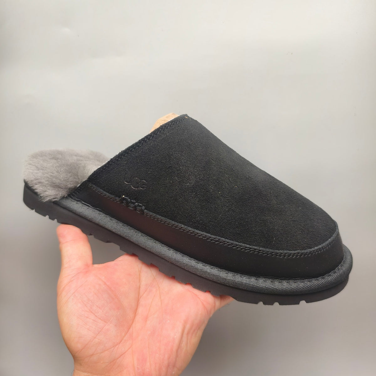 4585 Black Men's Ultra-Light Plush Slippers