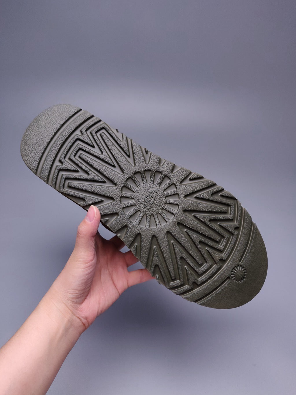 4193 Army Green Men's Color-Block Camouflage Shoes