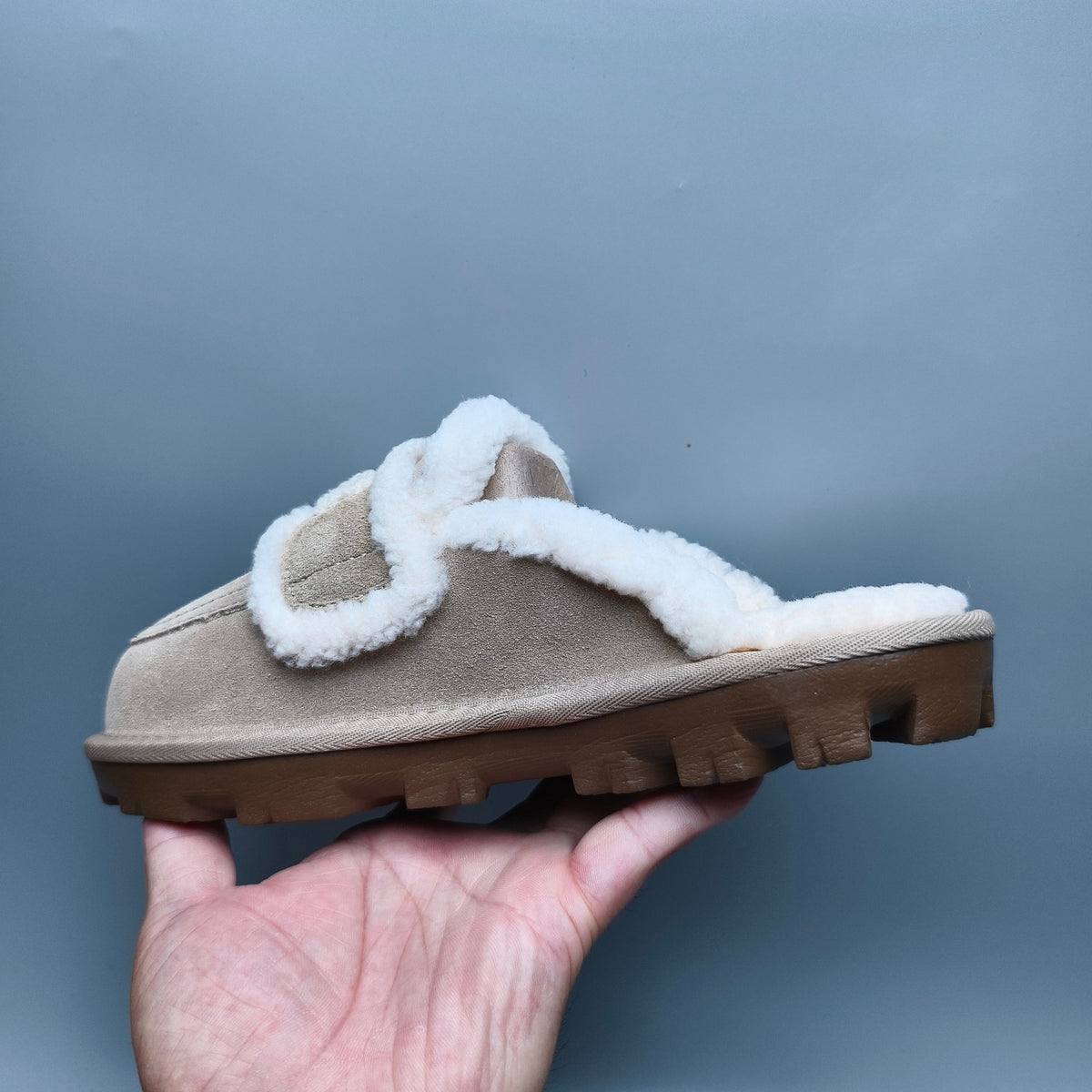 1206 Sand Curly Plush Logo Slippers
