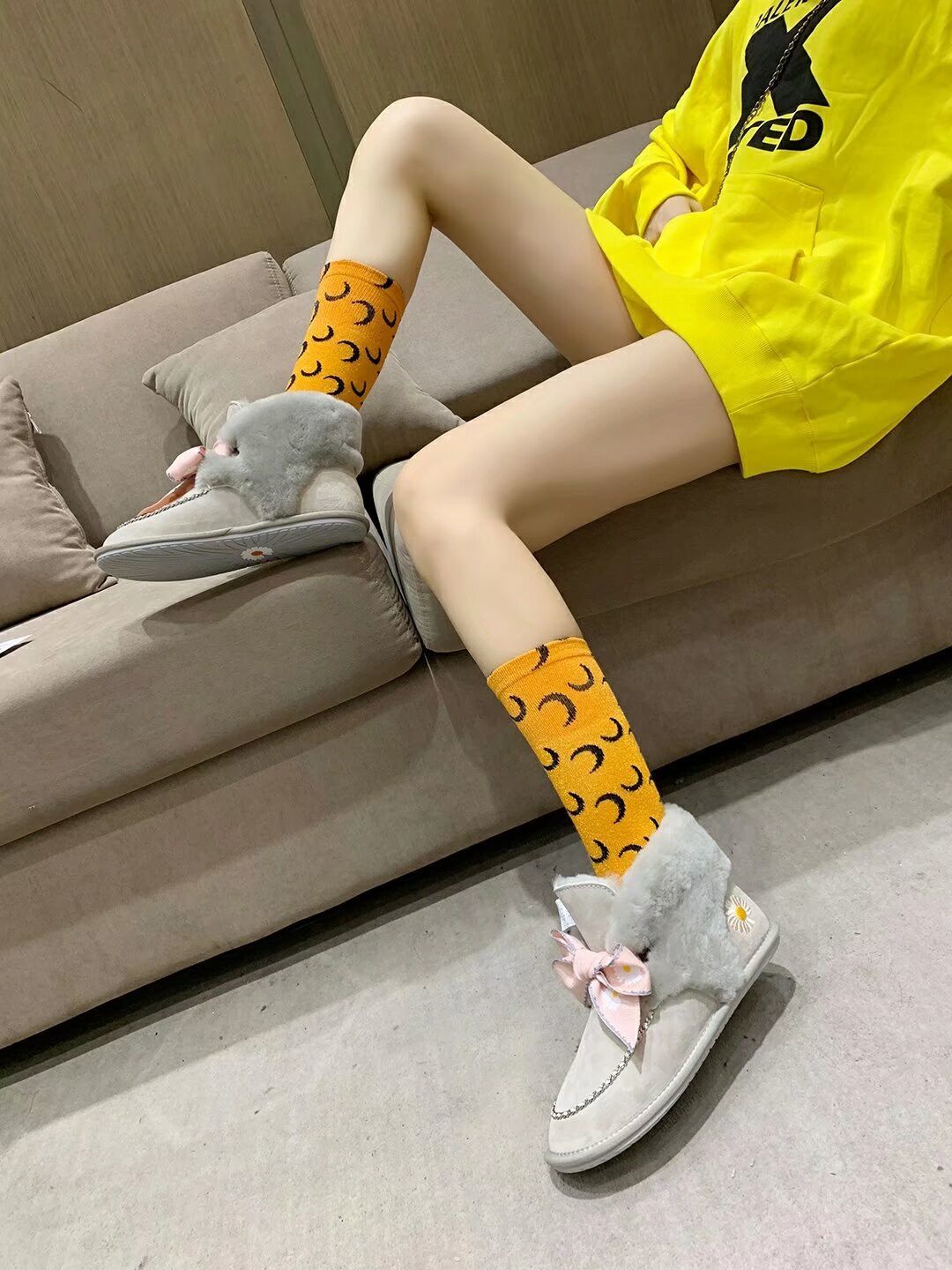 7888 Grey Daisy Chain-and-Ribbon Detail Shoes