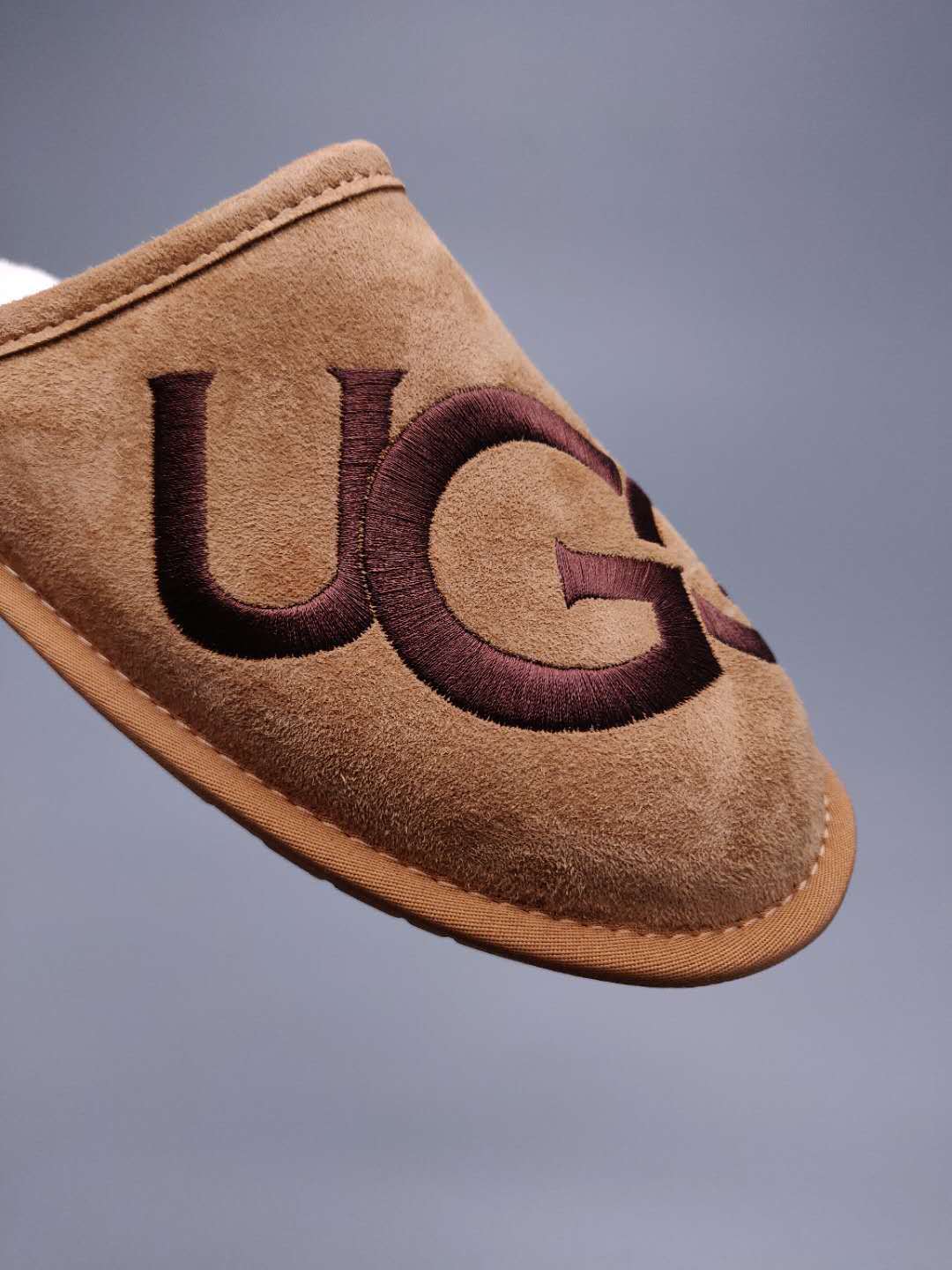 2593 Chestnut G-Letter Indoor Slippers