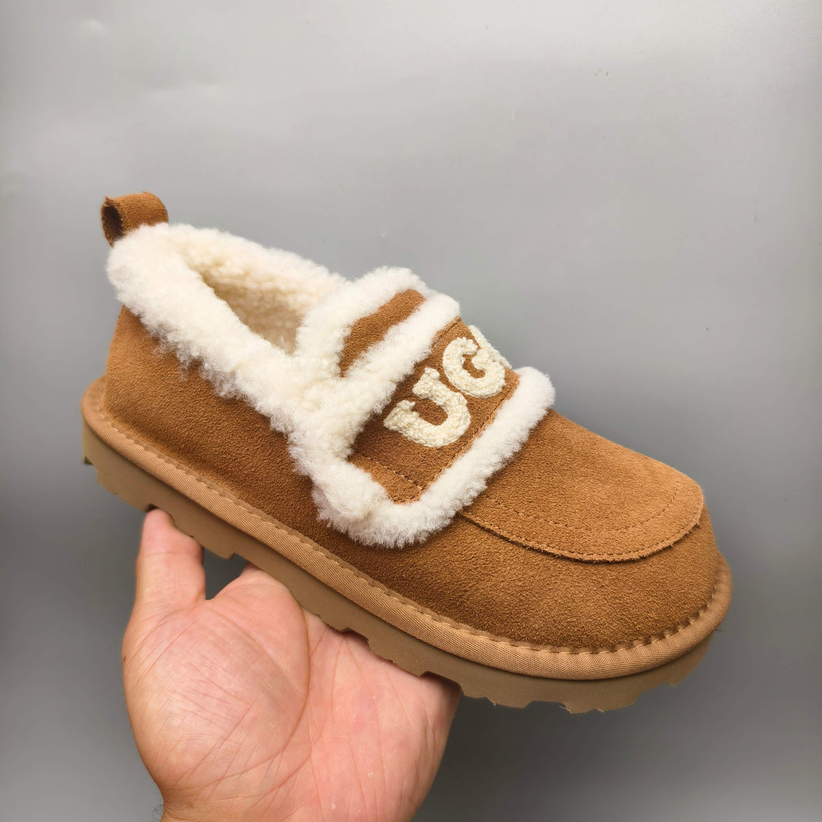 2939 Chestnut Enclosed Logo Casual Shoes