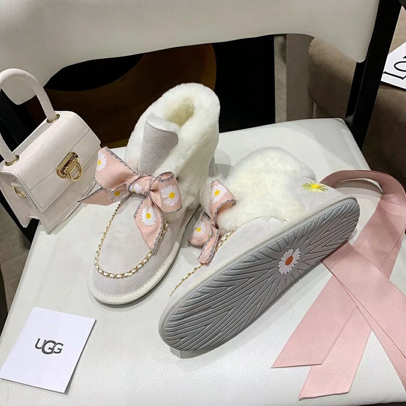 7888 Milkshake White Daisy Chain-and-Ribbon Detail Shoes