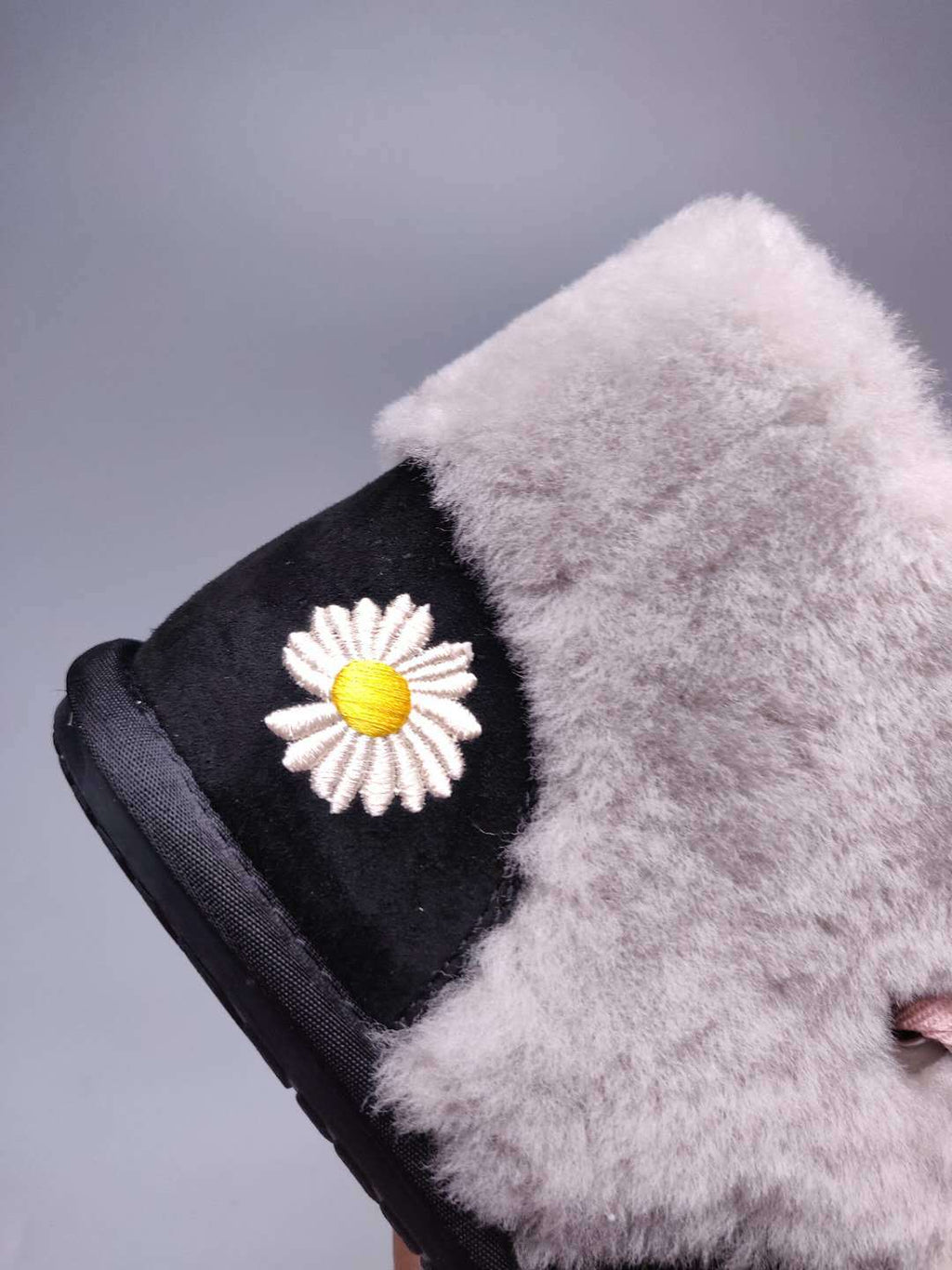 7888 Black Daisy Chain-and-Ribbon Detail Shoes