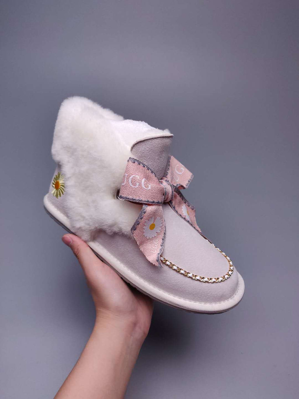 7888 Milkshake White Daisy Chain-and-Ribbon Detail Shoes