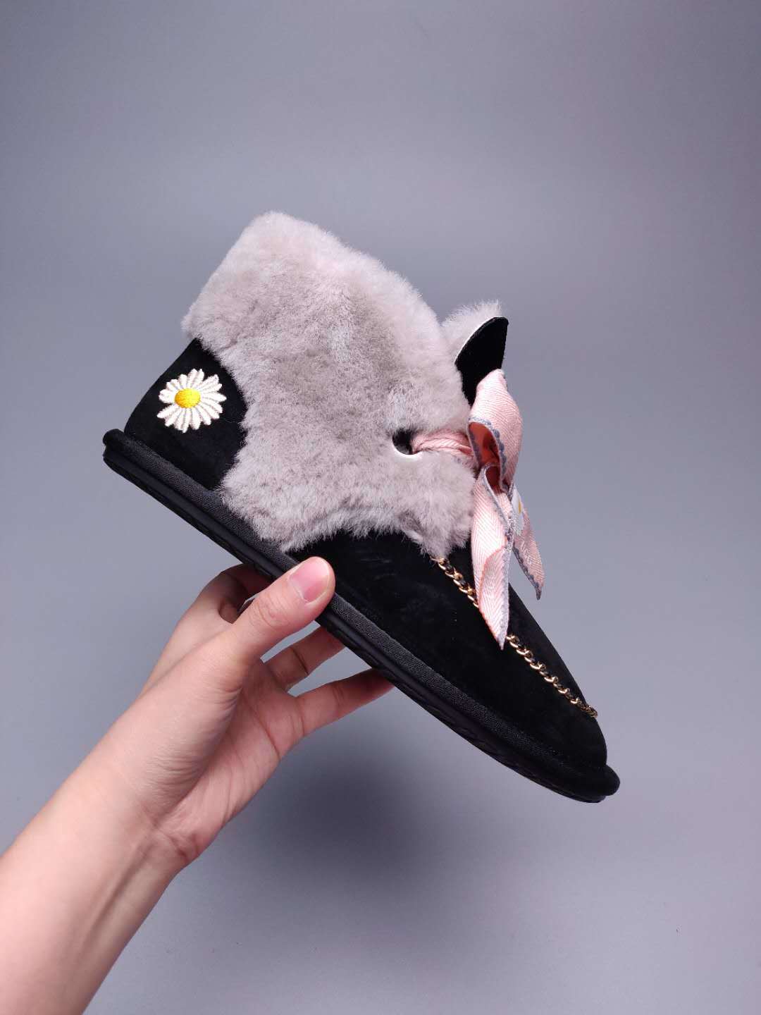 7888 Black Daisy Chain-and-Ribbon Detail Shoes
