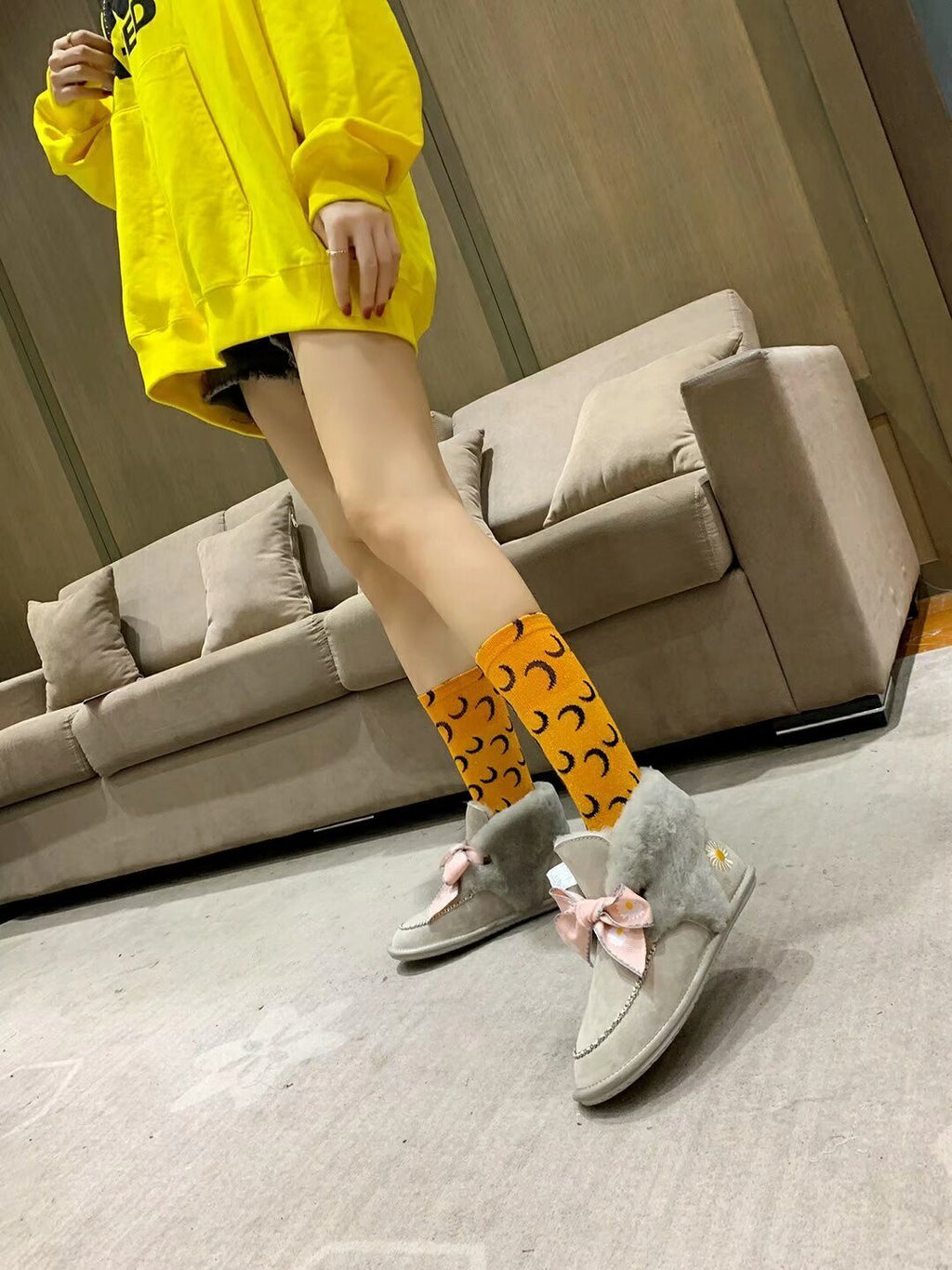 7888 Grey Daisy Chain-and-Ribbon Detail Shoes