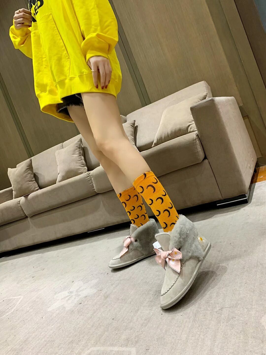 7888 Grey Daisy Chain-and-Ribbon Detail Shoes