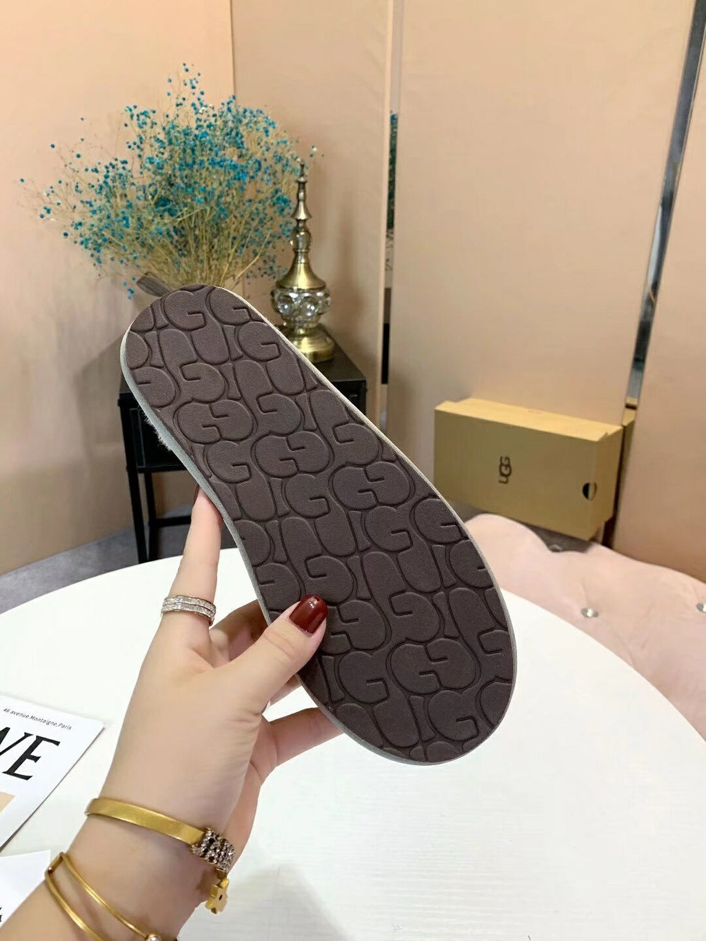 2593 Grey G-Letter Indoor Slippers