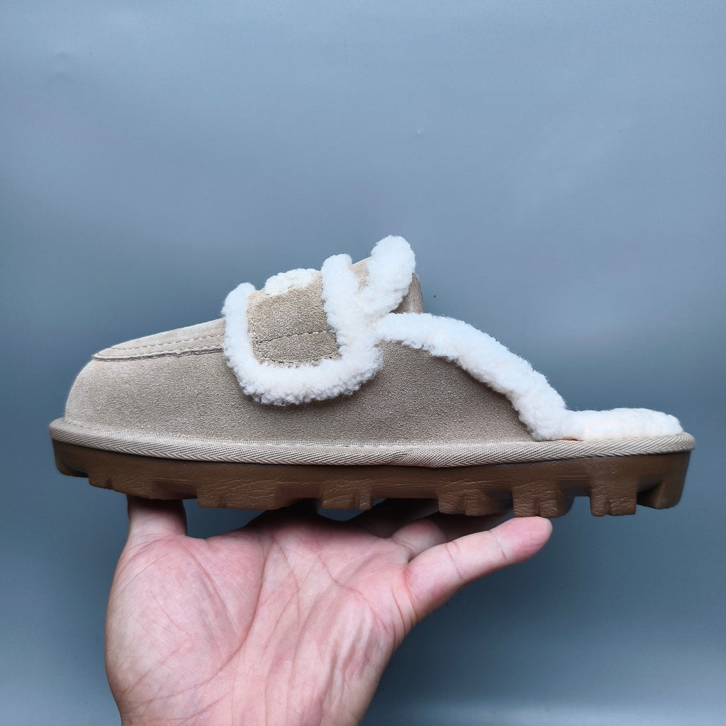 1206 Sand Curly Plush Logo Slippers