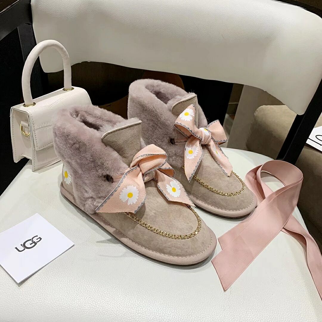 7888 Muted Pink Daisy Chain-and-Ribbon Detail Shoes